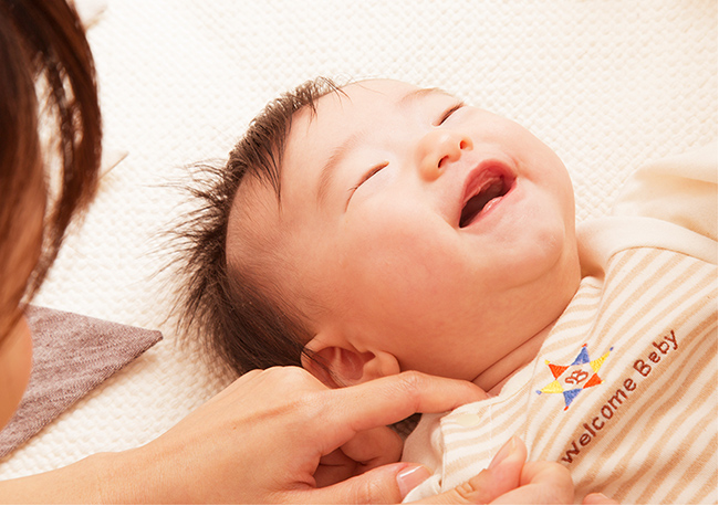 赤ちゃんが生まれて初めて身にまとうものだからこそ、国内生産・素材・縫製、全てにこだわっています。